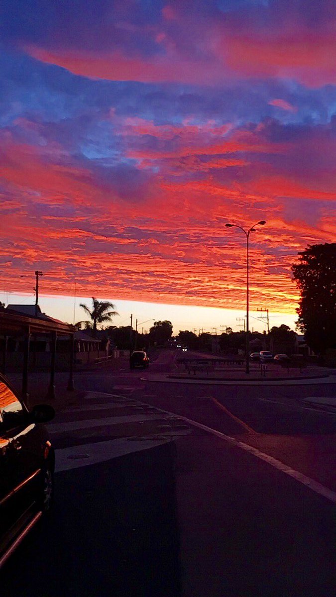 What a stunner of a sunset in Broken Hill <a href="/AFLBrokenHill/">AFL Broken Hill</a> #stunset