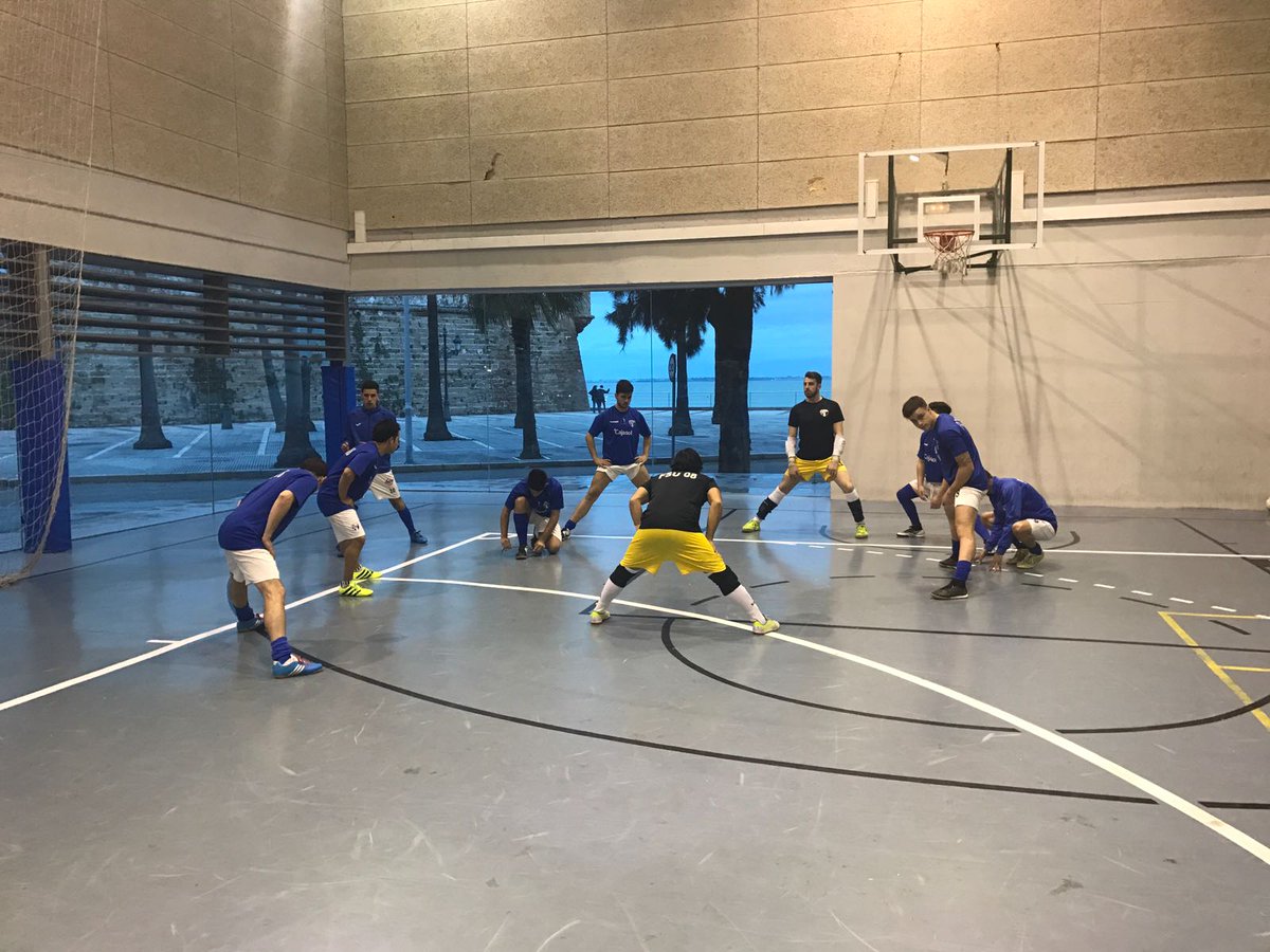 fsutrera08's tweet photo. Nueva victoria en nuestra visita a @CadizCostaLuzFS en un buen partido que se decidió en los minutos finales https://t.co/HF8k1xRa9Q