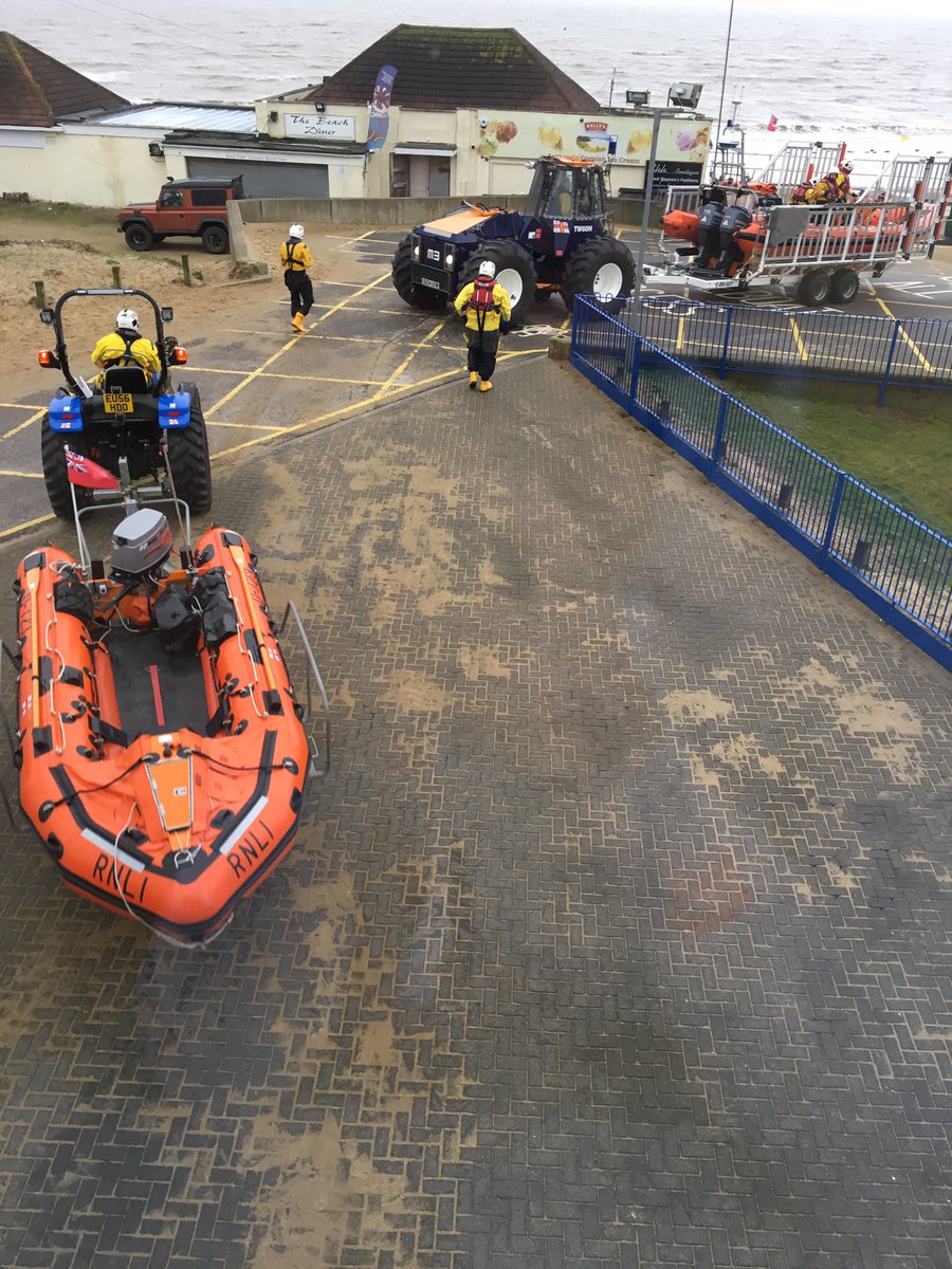 ClactonRNLI's tweet photo. Both lifeboats are prepped and about to head out on exercise on this bleak Sunday morning! #Trainingsaveslives https://t.co/mz6aZfubSZ