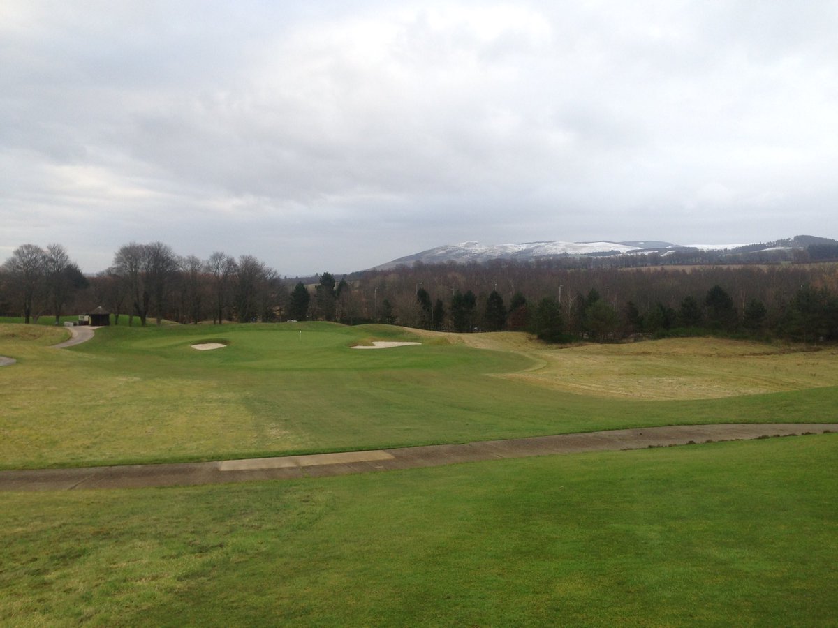 Snow &amp; frost cleared so good to go for golf <a href="/Gleneagleshotel/">Gleneagles</a> <a href="/GolfPerthshire/">Golf Perthshire</a> <a href="/VisitScotGolf/">VisitScotland Golf</a> Don't forget your hat &amp; gloves though #chilly 😀😎