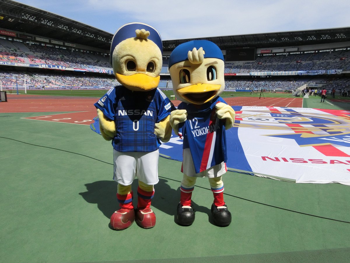 マリノスケ こうしき マリノス君のファンのみなさん ほ ら よってらっしゃい 見てらっしゃい マリノス君とマリノスケはとっても仲よしなんです 電話番号はしらないけど 強いキズナでむすばれているんです だ か ら みんなでマリノスケに マリノスケ こうしき マリノス君のファンのみなさん ほ ら よってらっしゃい 見てらっしゃい マリノス君とマリノスケはとっても仲よしなんです 電話番号はしらないけど 強いキズナでむすばれているんです だ か ら みんなでマリノスケに