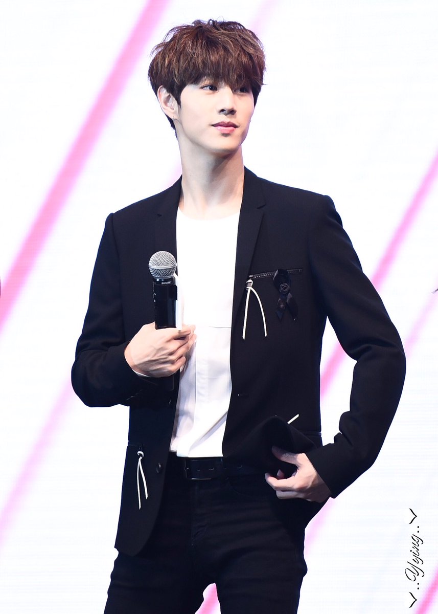 Yying__ tweet picture