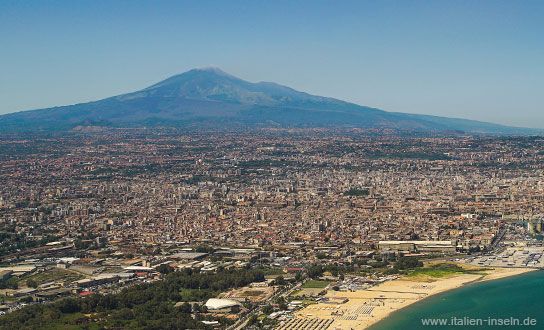 Entdecke die Perlen der Sonneninsel in unserem Sizilien Reiseführer 
italien-inseln.de
#Italien #Catania #Etna