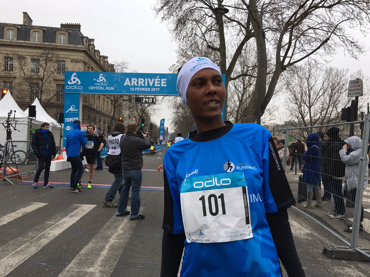 Chaltu Negasa est la 1ère féminine en 33 minutes 52 secondes ! 🏆👏 

#CrystalRun
