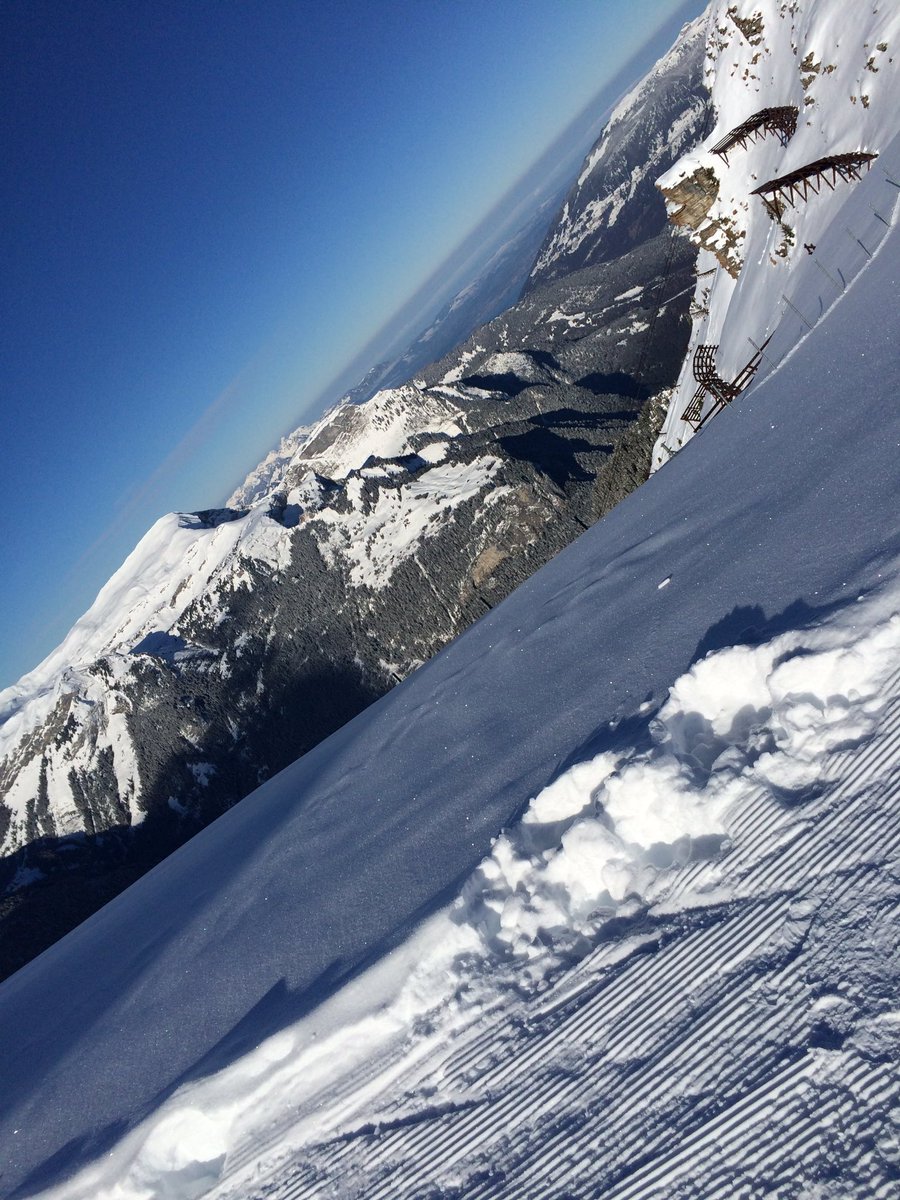 k_kathi's tweet photo. noch so ein herrlicher #schneetag! ;-) 
#grindelwald #eiger #mönch #jungfrau #sonne #schnee #todo #must #highlight https://t.co/AQTpCOrQi2