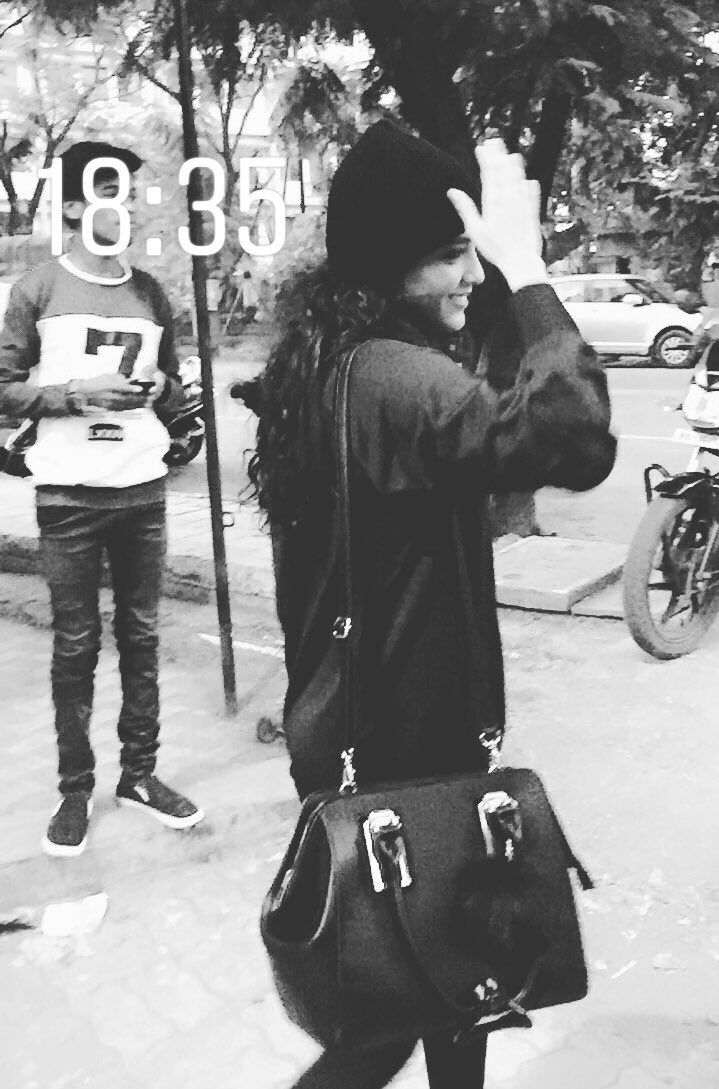 ritika_offl's tweet photo. #Candid #AllBlackEverything 🖤 https://t.co/DiPArE6uzY