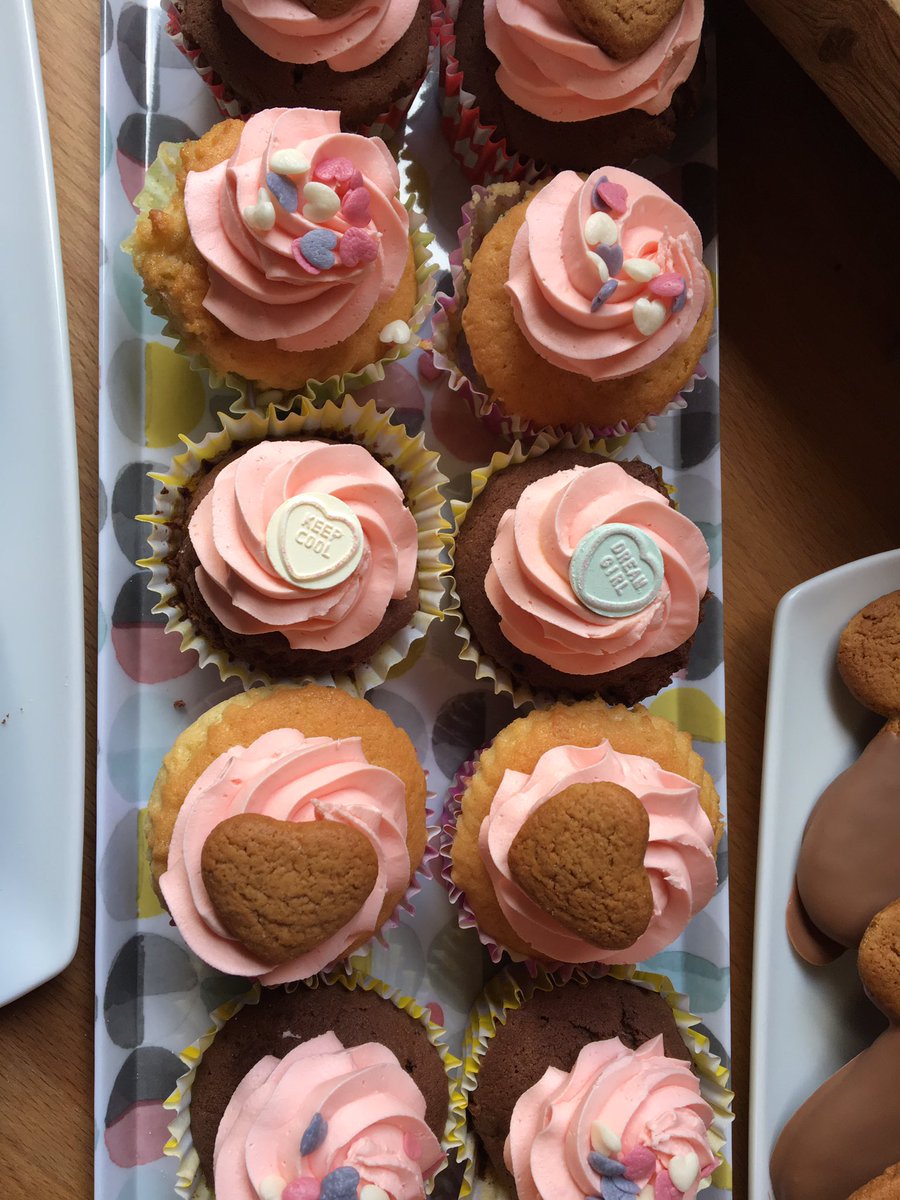 Craig_HH_'s tweet photo. Some lovely Valentines treats! Thanks @Deeloubie ! @North_Cestrian @markbennett2269 @_1steffan @chefbenji64 @gregsimpson https://t.co/vEph3kXm04