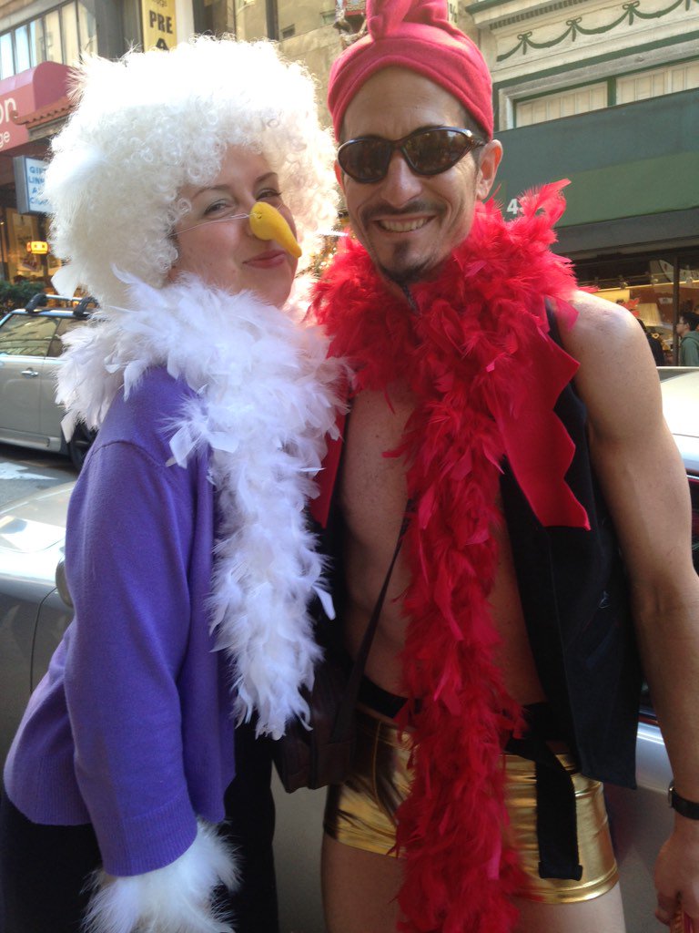 jenicaviolet's tweet photo. #yearoftherooster #ChickenLady #RoosterBoy https://t.co/9atwDXHHCl