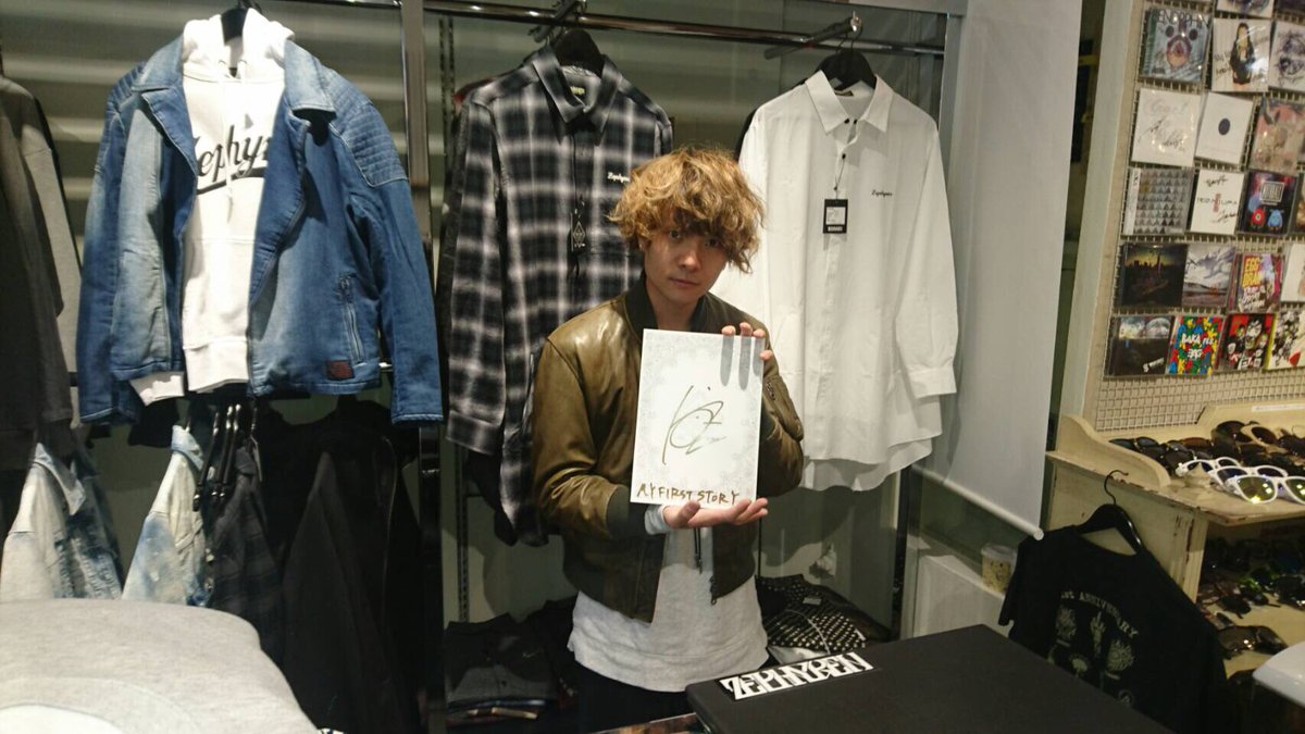 Zephyren_'s tweet photo. 【拡散希望】
My First StoryのKid’zさんよりZephyren 2017 Spring&amp;Summerのカタログにサインをいただきました。
フォローとリツイートしていただいた方2名様にプレゼントいたします。5冊はお茶ガチャに入れさせていただます。 https://t.co/MEeM6uCM9I