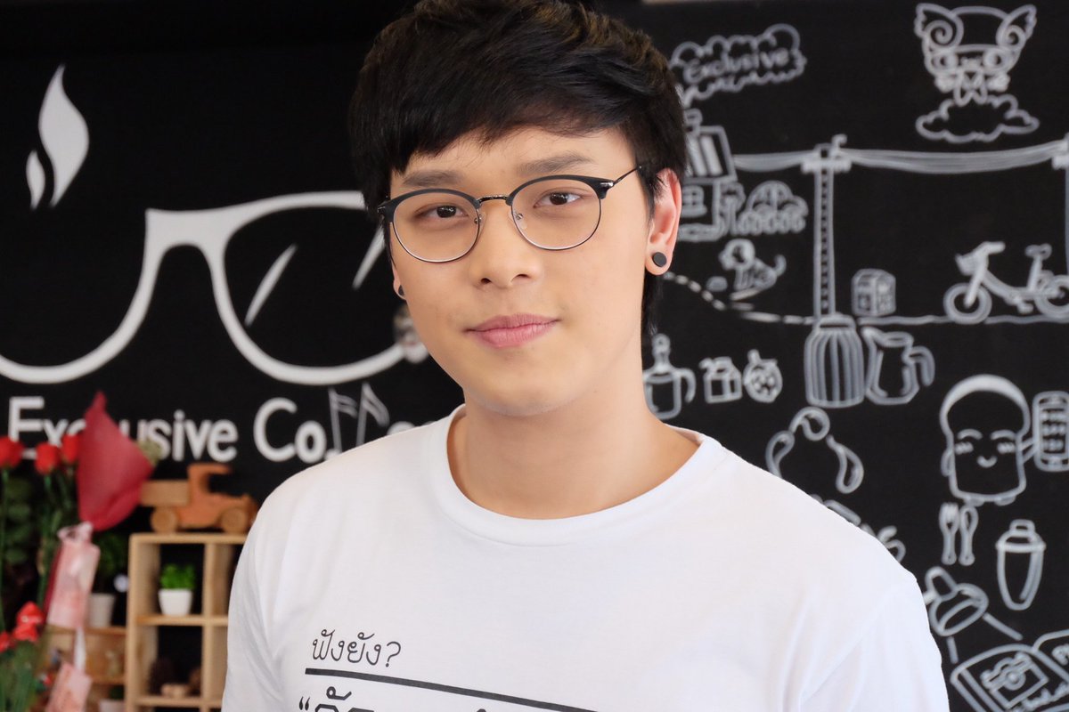 Ya_Ya_twitz's tweet photo. @Siriboat72 สุดหล่อ 😎😆😁 #MeetBoatMeetLove #boatsirirod #อัธยาศัยไม่ดี https://t.co/fvXGD6xOgi