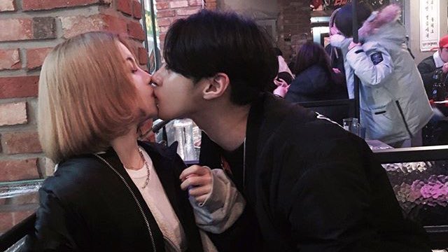 _oOSOo_'s tweet photo. @il ( これからも寂しい思いさせるかもしれないけど、その分沢山笑顔に、幸せにさせてみせる ) 君が言って呉れた言葉は忘れない 、君と過ごした時間も君とした事も君に抱いた気持ちも全部忘れない .. 君が隣に居て呉れる殻今の私が有る 。君が居なきゃ幸せには成れない豫 愛してる 。 https://t.co/cZA4PUGTVg