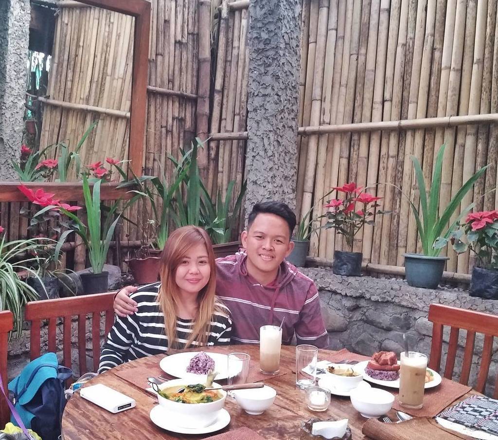 chencometa's tweet photo. Early dinner before heading back to reality. π΄
#paochen #preanniversarycelebration #paochentravels2017 https://t.co/lfPPagD753
