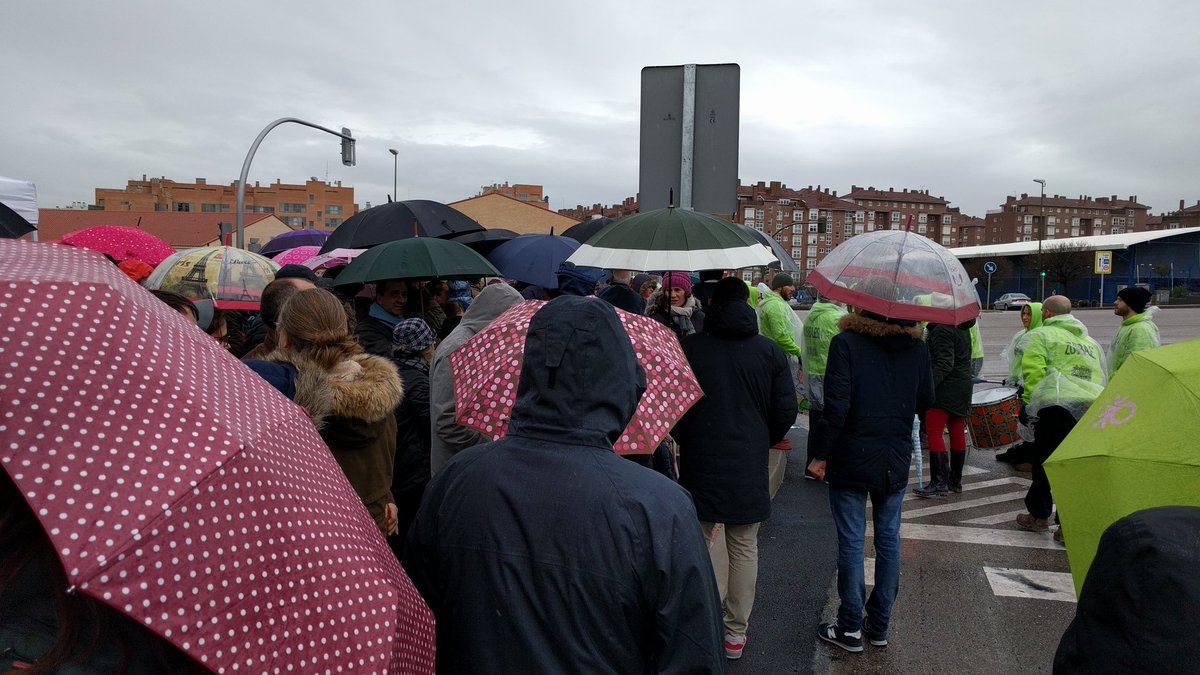 Apoyando a las familias, vecinos y vecinas de Las Tablas en su demanda por un Instituto de Educación Secundaria en el barrio.