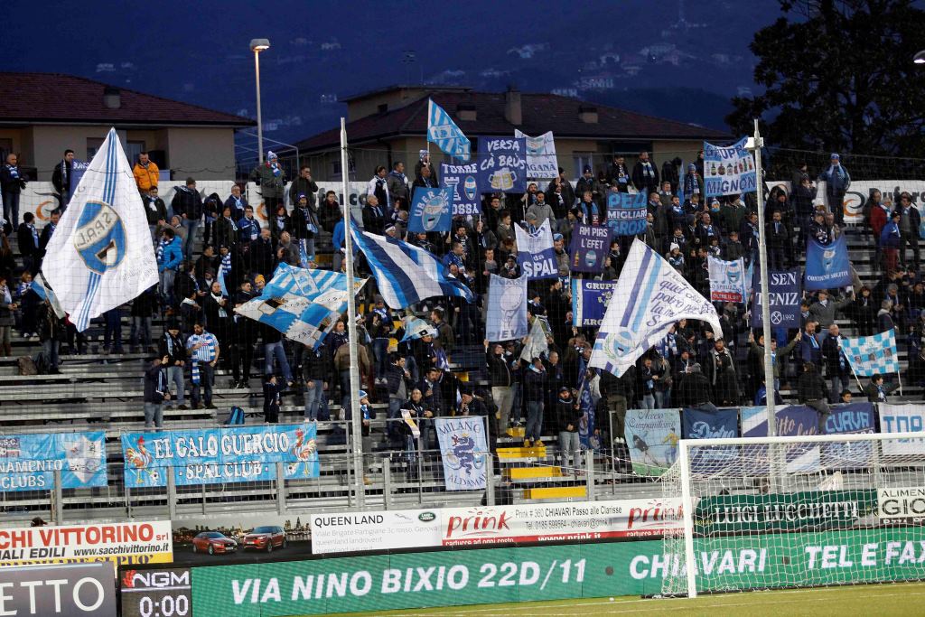 spalferrara's tweet photo. Il pubblico di @spalferrara durante #EntSpa - Un colore unico per un'unica passione biancazzurra
#ForzaSPAL #LegaB #CalcioVero https://t.co/vmgdpzJrgh