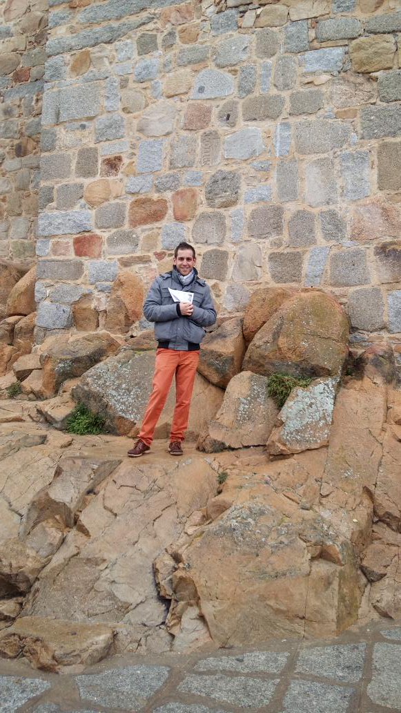 MadridJMV's tweet photo. Apy! Uno de nuestros monitores de esta convivencia, nos explica la historia de la muralla de Ávila https://t.co/E2vgegdF7W