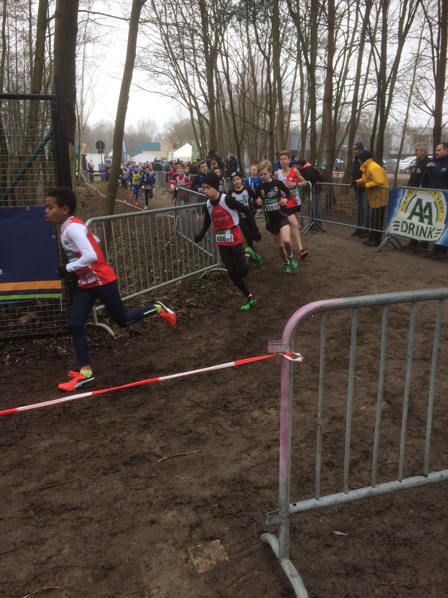 rob_televisie's tweet photo. Veel regiotalent op #Crosscup #Rotselaar. Onder meer zege Kobe Wachtelaer bij miniemen #robscore https://t.co/n5rQsUxlsK