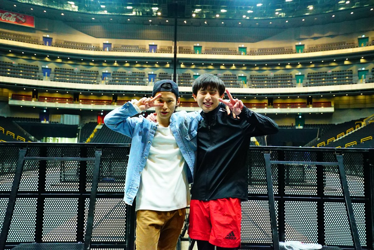 thanks_to_UVER's tweet photo. 走り始めて532日目。
ついに憧れのTAKUYA∞さんと
直接会い、話すことができました。
最後には「岳の夢が叶ったら
また必ず会おう」と約束して
くれました。
走り続けてきて本当に良かった。
そして、新しくできた夢のために
これからも走り続けます。
祈りを込めて🙏 https://t.co/bmd6ah3MVo