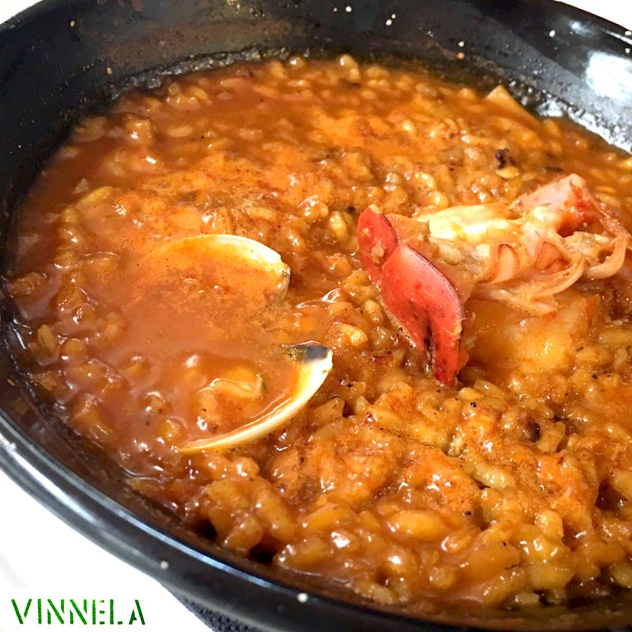 VinnelaResto's tweet photo. Hoy es un buen día para darte un capricho, ven a comer con nosotros y disfruta de nuestro delicioso arroz con bogavante recién hecho para ti https://t.co/PATPE0InoH