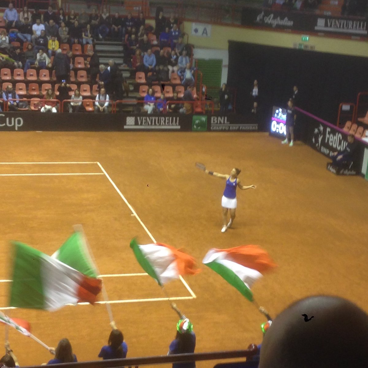 stefypizzirani's tweet photo. #FedCup2017 #iotifoitalia https://t.co/KoMg22fVwT