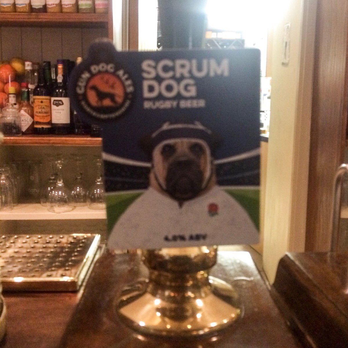 pintsizedtrips's tweet photo. Our beer of choice this week was a #scrumdog rugby beer from the @Gun_Dog_Ales #craftbeer #localales #oldwhitehart #pubreview #pst https://t.co/YTj5cnWNET