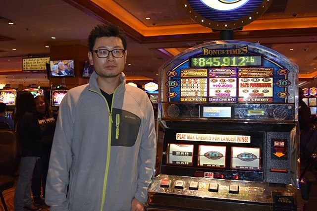 Acortes77's tweet photo. Congrats to our guest Lex who's leaving with an extra $5,000! 😎💰Bet: $15 Denom: $5 #AllThrill... #IamAllThrill https://t.co/p6DtH1BgRB https://t.co/CdNu96FFOe
