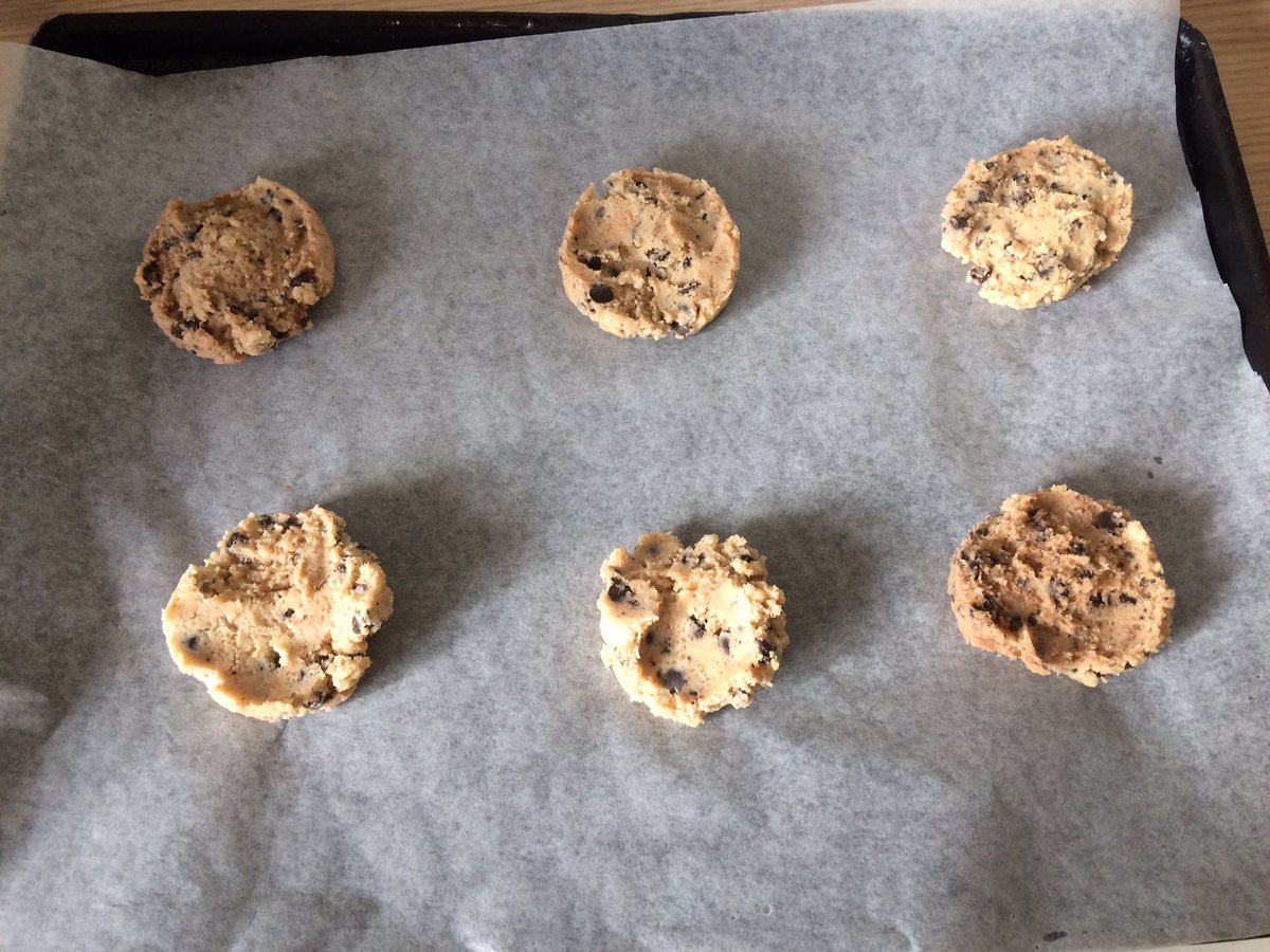 aborddelimpala's tweet photo. Current mood
Everyone deserves a cookie
#WhenInDoubtBake https://t.co/0SAyC6CQ2n
