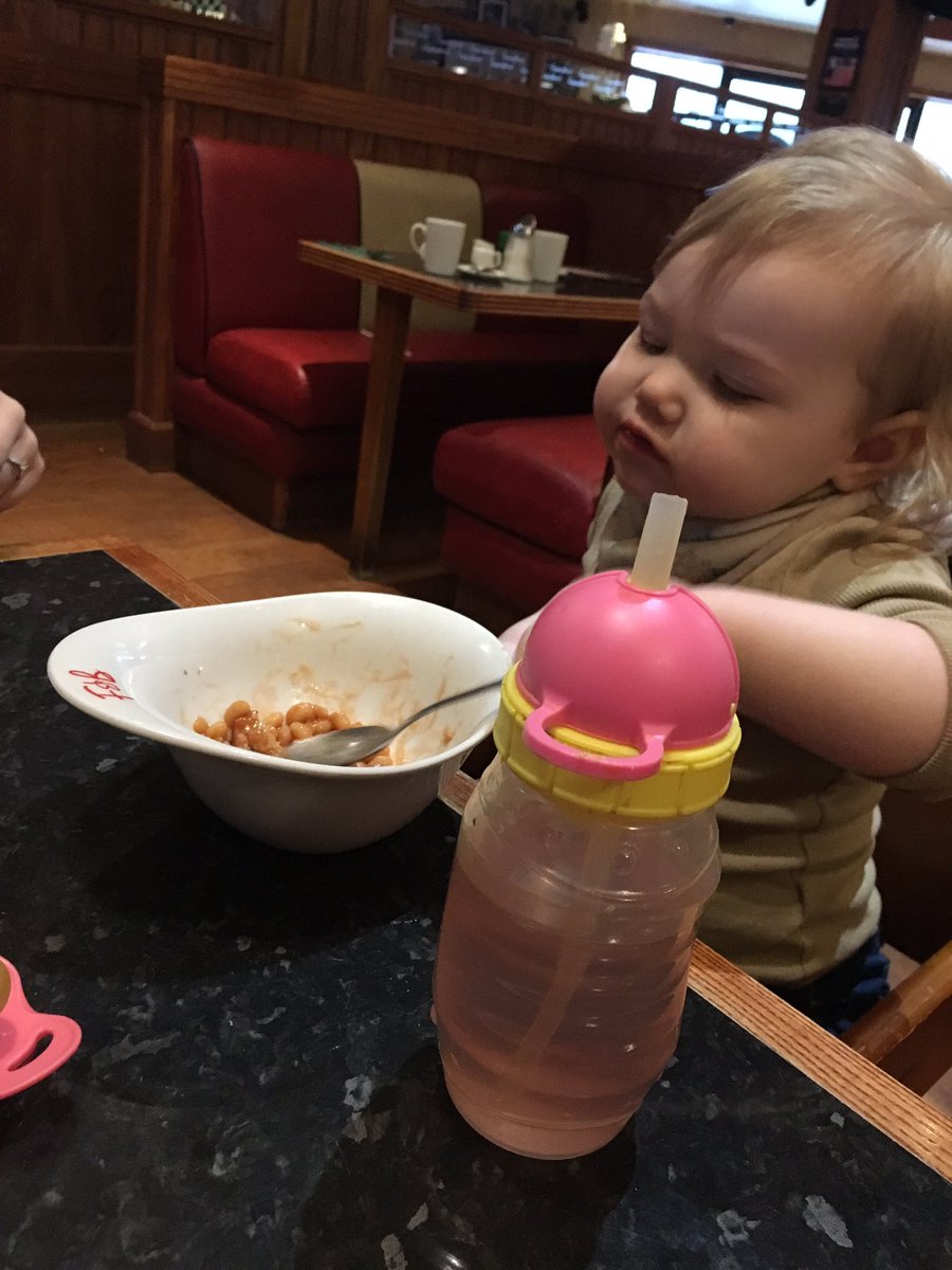 rossmitton84's tweet photo. Loved her breakfast @frankienbennys this morning #yumyum #beanmonster #princess https://t.co/EnkVkodaun
