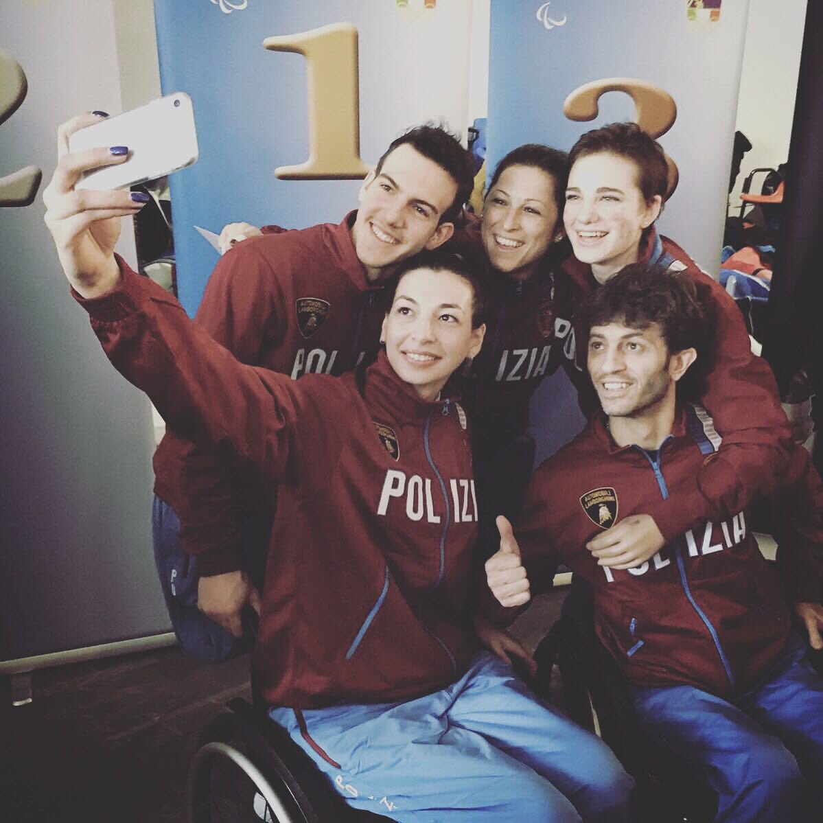 VioBebe's tweet photo. Uno dei miei sogni si è avverato,emozione unica vedere tutta la squadra ufficialmente parte delle Fiamme Oro.Un grazie alla Polizia di Stato https://t.co/kTwb3q55Rq
