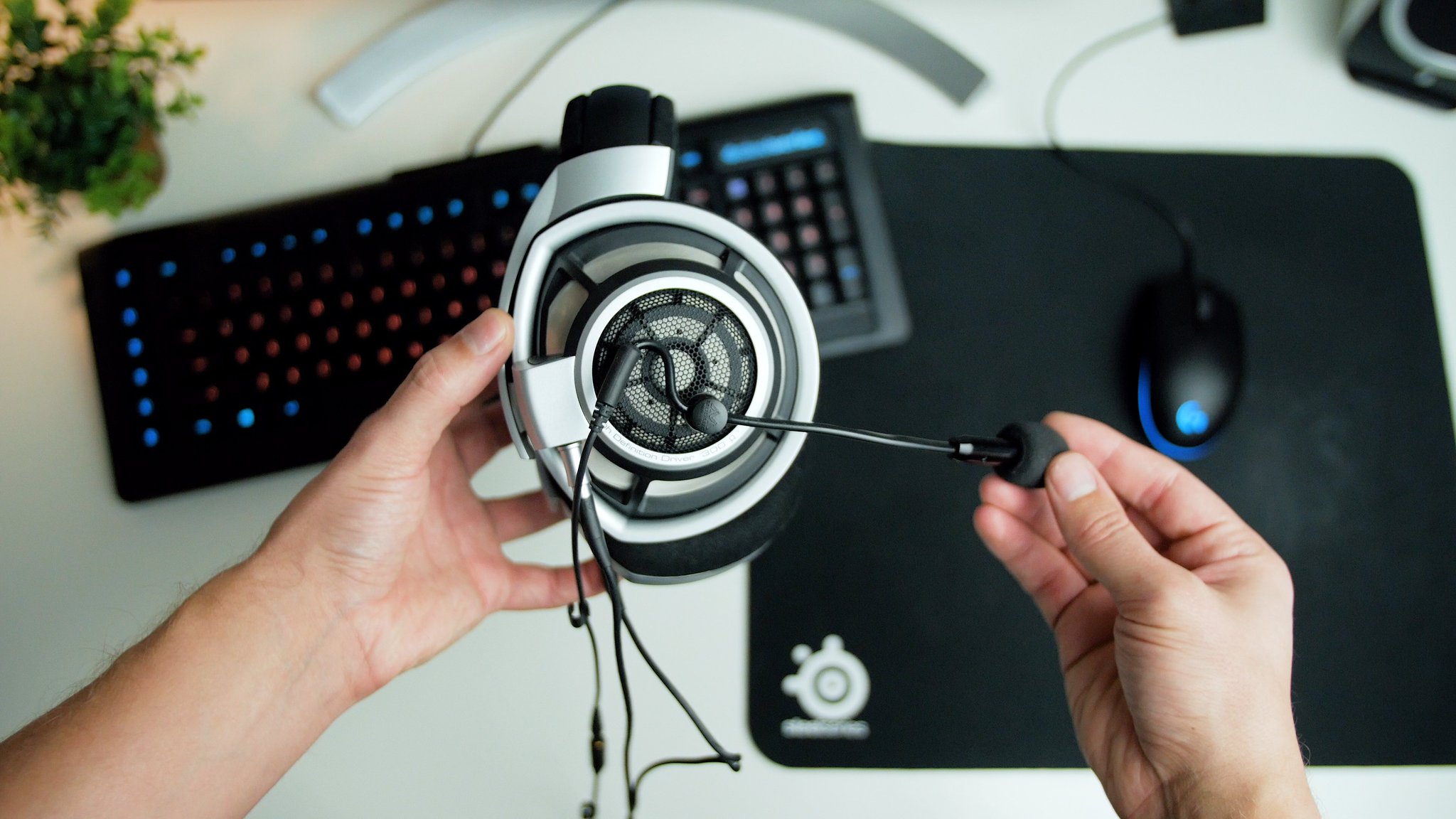 Dmitry Novoselov on X HD 800 ModMic 5 A match made in heaven for an everything audio mic scenario SennheiserUSA AntLionAudio https t pza9i4sId7 X
