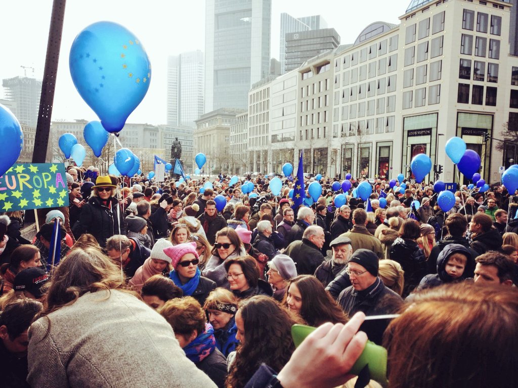 WhyEuropeORG's tweet photo. Thank you, @PulseofEurope for an amazing day in #Frankfurt. We'll join you again soon! #pulseofeurope @taby_feliz #thisiswhy https://t.co/7pymDFu1NK