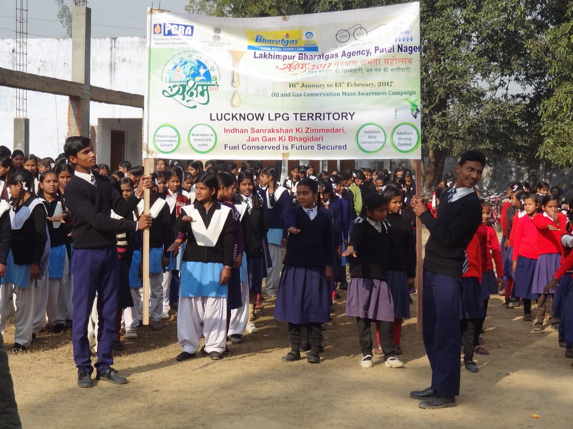 BPCLLucknow's tweet photo. Saksham rally by college students in Lakhimpur @dpradhanbjp @BPCLNRLPG @BPCLimited @BPCLLPG https://t.co/btUgWDRJG8