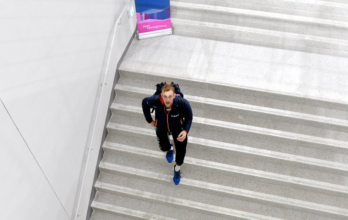 schaatsennl's tweet photo. Geen medailles, wel boze gezichten na de mass start op #WKAfstanden. Gary Hekman: 'Jillert haat mij' https://t.co/hD80ysCsac https://t.co/dAVdb5bIMy