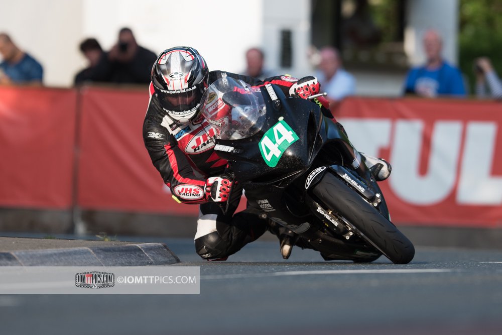 iomttpics's tweet photo. @craiglikes4 got these of @davemoffitt75 https://t.co/YvK1HSnSpm