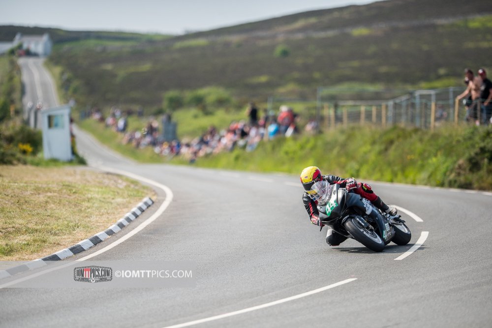 iomttpics's tweet photo. @craiglikes4 got these of @davemoffitt75 https://t.co/YvK1HSnSpm
