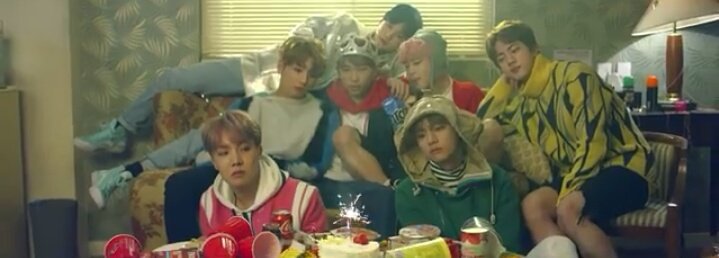 MH4C3's tweet photo. AMÉM BTS https://t.co/sNNpcKR0to