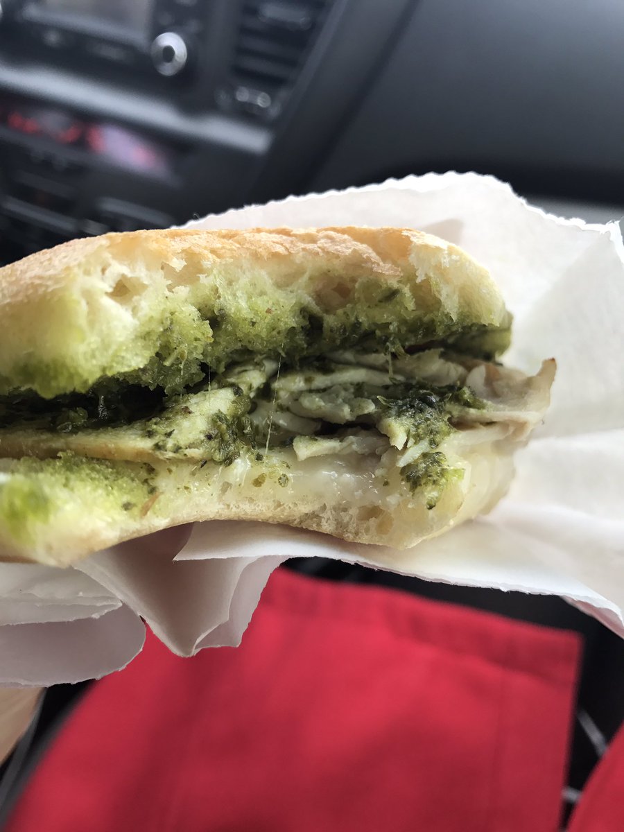 jessj1617's tweet photo. Uhm. @Starbucks why. Vancouver, WA starbucks jipped me out of my favorite sandwich😭💔 #tomatomozarella #notturkeypesto https://t.co/DFqhz3Gzgb