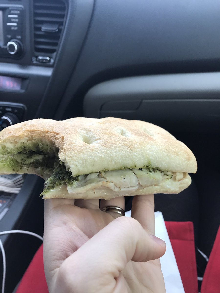 jessj1617's tweet photo. Uhm. @Starbucks why. Vancouver, WA starbucks jipped me out of my favorite sandwich😭💔 #tomatomozarella #notturkeypesto https://t.co/DFqhz3Gzgb