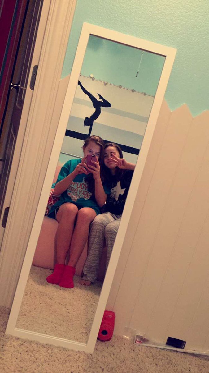 Madison_Tramel_'s tweet photo. happy birthday zhea!!!!!  thanks for being my best friend I love you so much💓💓 https://t.co/MzYHGKJ9G7