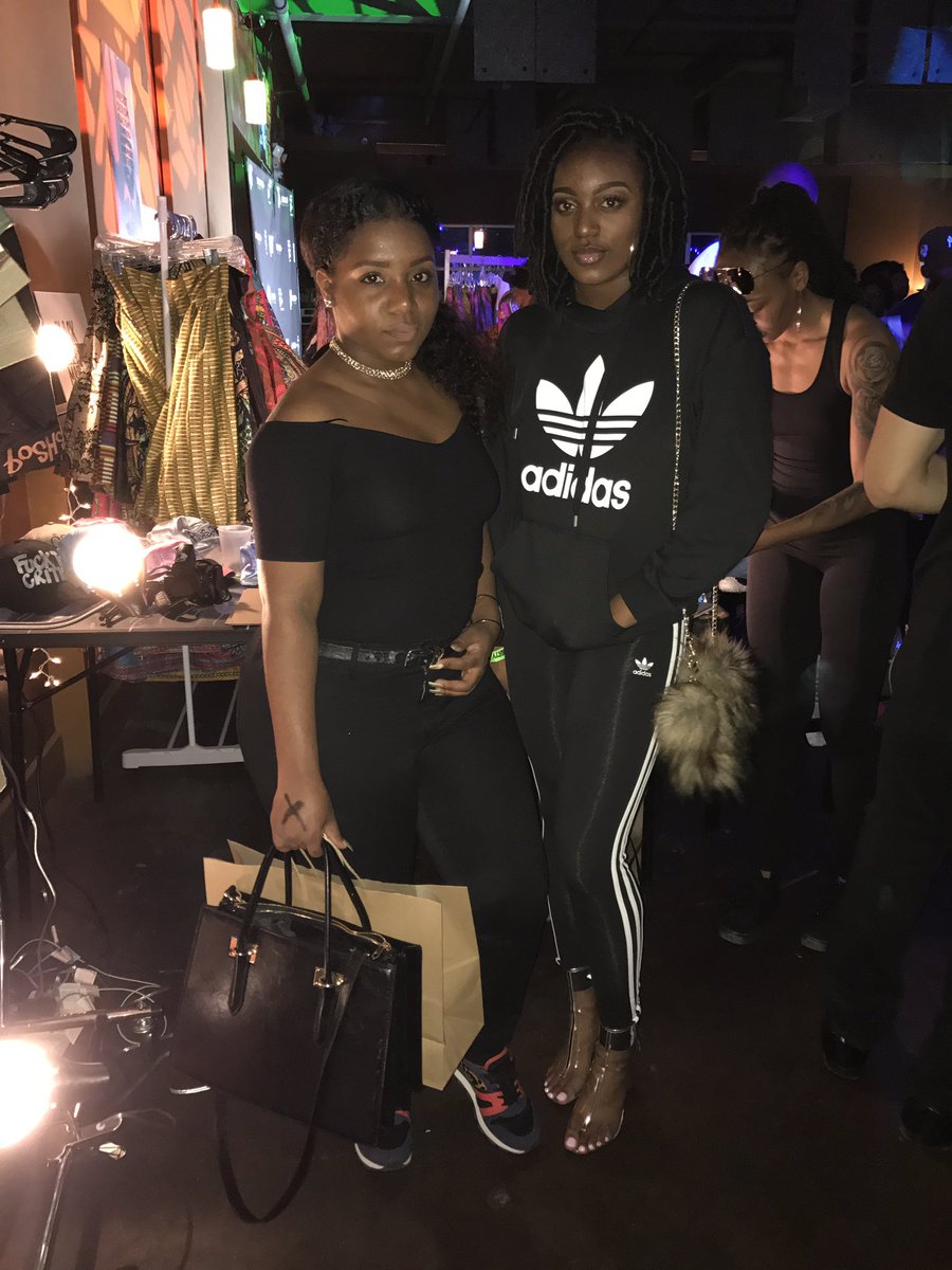 ItsGloriaHorton's tweet photo. Special thanks to @Pish___Posh for hooking me up lastnight..✨ #ShopPishPosh #B2HH #ItsGloriaHorton https://t.co/hjz3NBuvIT