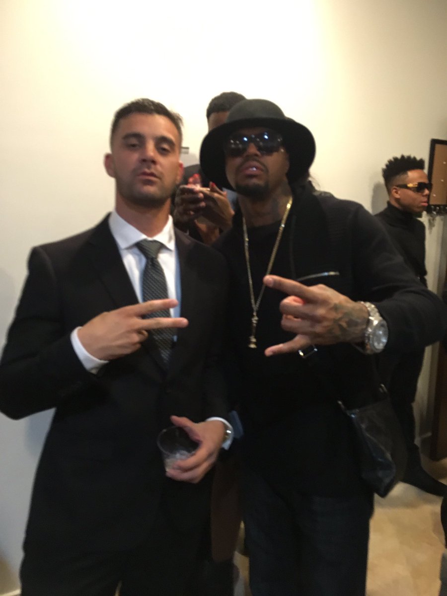 THEPIFFMAN's tweet photo. #grammys2017 #PIFF X #Djpaul #36mafiA #piffedout #lit https://t.co/RFHwSOT1ex