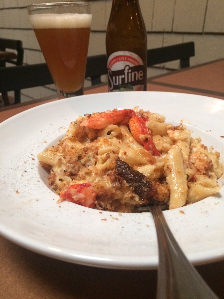 Today's lunch features Lobster Mac &amp; Cheese paired with <a href="/BrDubuisson/">Brasserie Dubuisson</a> Surfine Farmhouse <a href="/BelFamBrewers/">BelgianFamilyBrewers</a> #SundayFunday