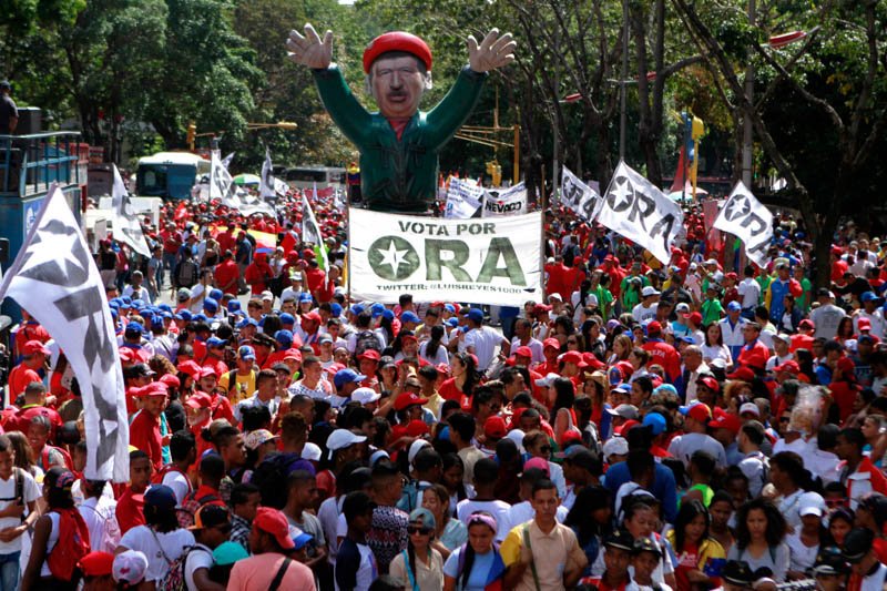 Pdte. <a href="/NicolasMaduro/">Nicolás Maduro</a>: ¡muchachos ustedes son el presente y la garantía del futuro! #12FMarchaJovenDeVictoria