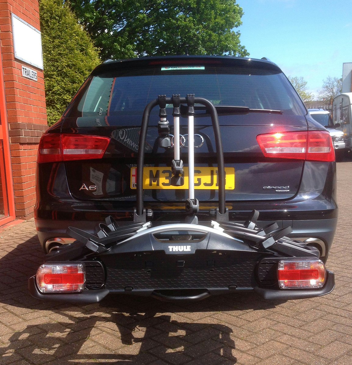 PeterBowmanTC's tweet photo. Thule velo compact cycle carrier fitted with a Westfalia detachable towbar @PeterBowmanTC #Thule #westfalia https://t.co/TW0e5PztWD
