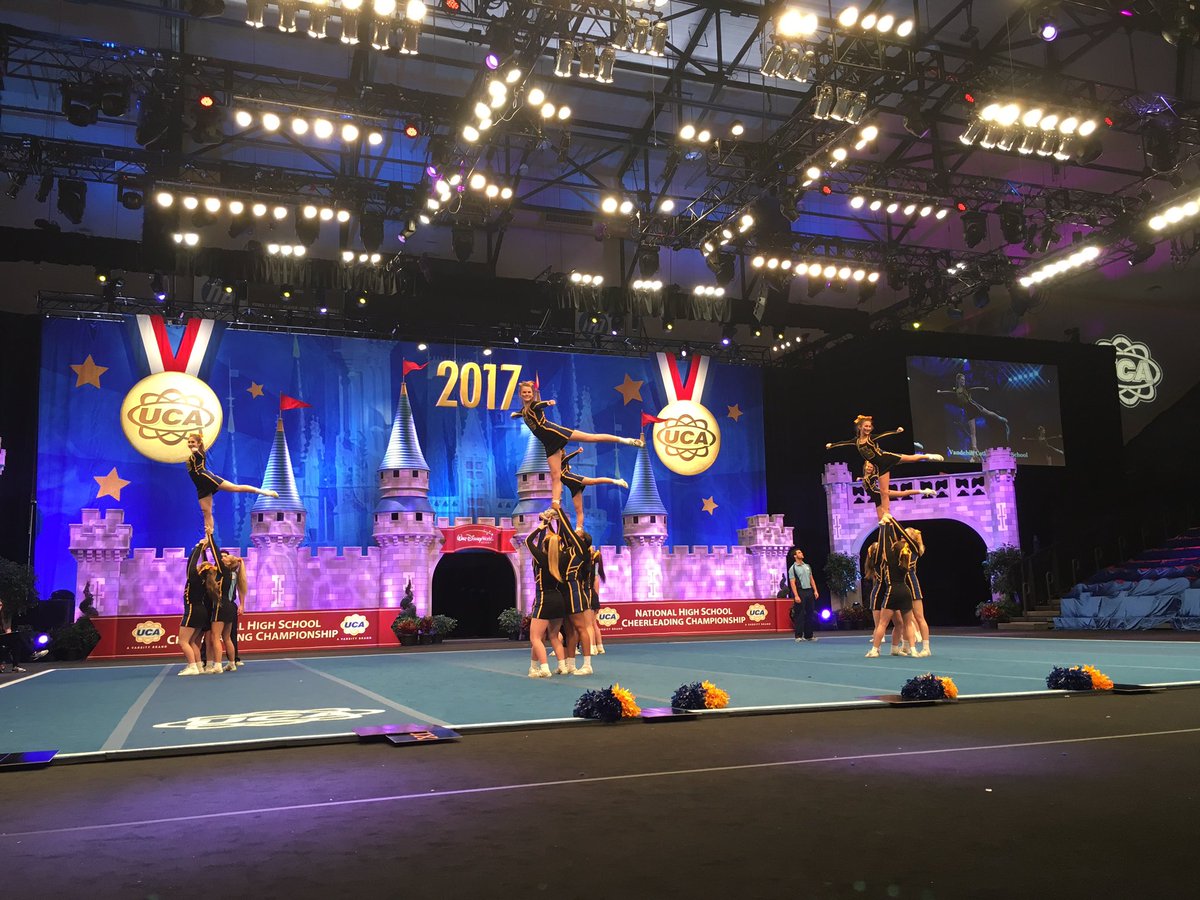 UCAupdates's tweet photo. Awesome routine from Vanderbilt Catholic! Energy from start to finish! #UCAnationals https://t.co/TCqi6Ec3hu