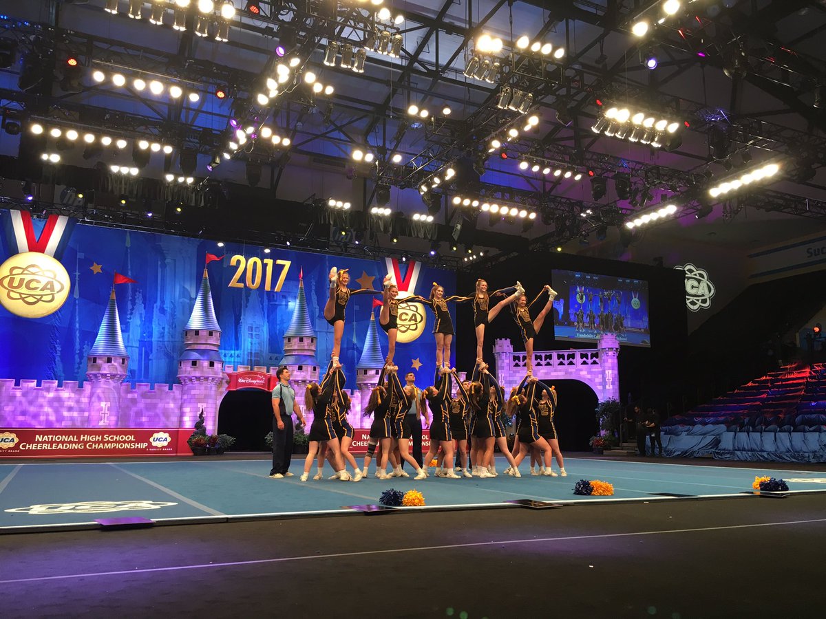 UCAupdates's tweet photo. Awesome routine from Vanderbilt Catholic! Energy from start to finish! #UCAnationals https://t.co/TCqi6Ec3hu