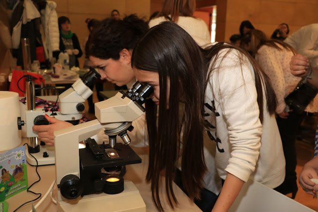 zientziapolisMI's tweet photo. Las niñas aman la ciencia.  @barakaldodigita @zientziapolisMI https://t.co/7zarGUhxqk