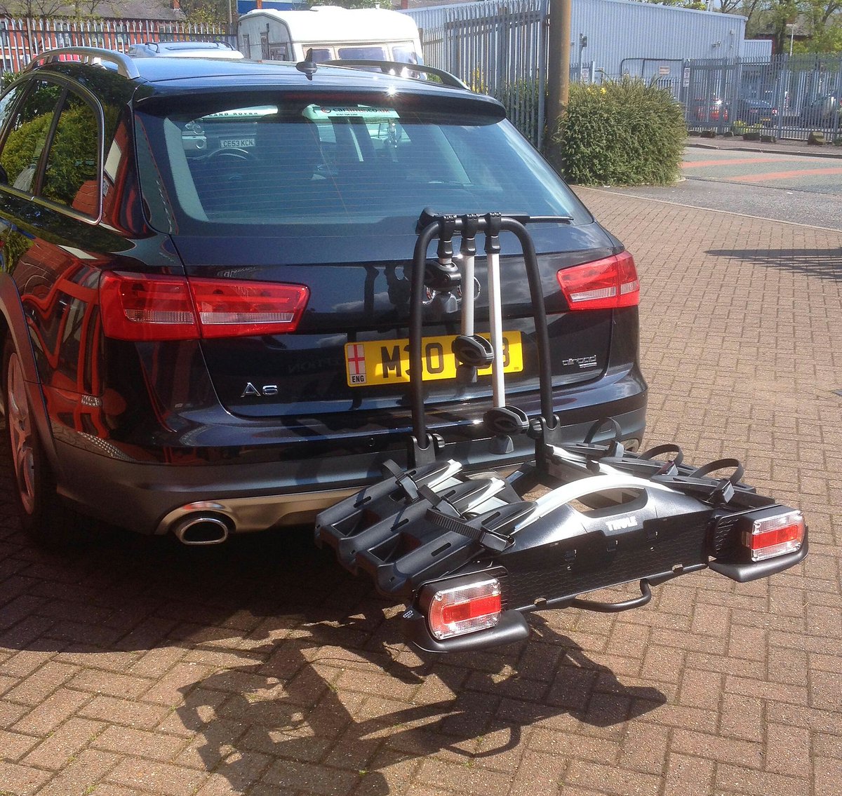 PeterBowmanTC's tweet photo. Thule velo compact cycle carrier fitted with a Westfalia detachable towbar @PeterBowmanTC #Thule #westfalia https://t.co/TW0e5PztWD