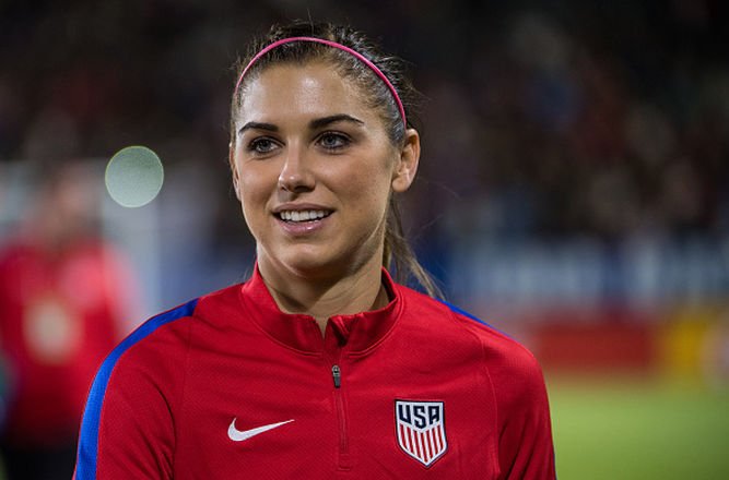 MotivacionesF's tweet photo. "No juego fútbol para que las personas piensen que por ser mujer es algo diferente, no existe diferencia. Yo juego por amor" - Alex Morgan https://t.co/VUl7cy6ihB