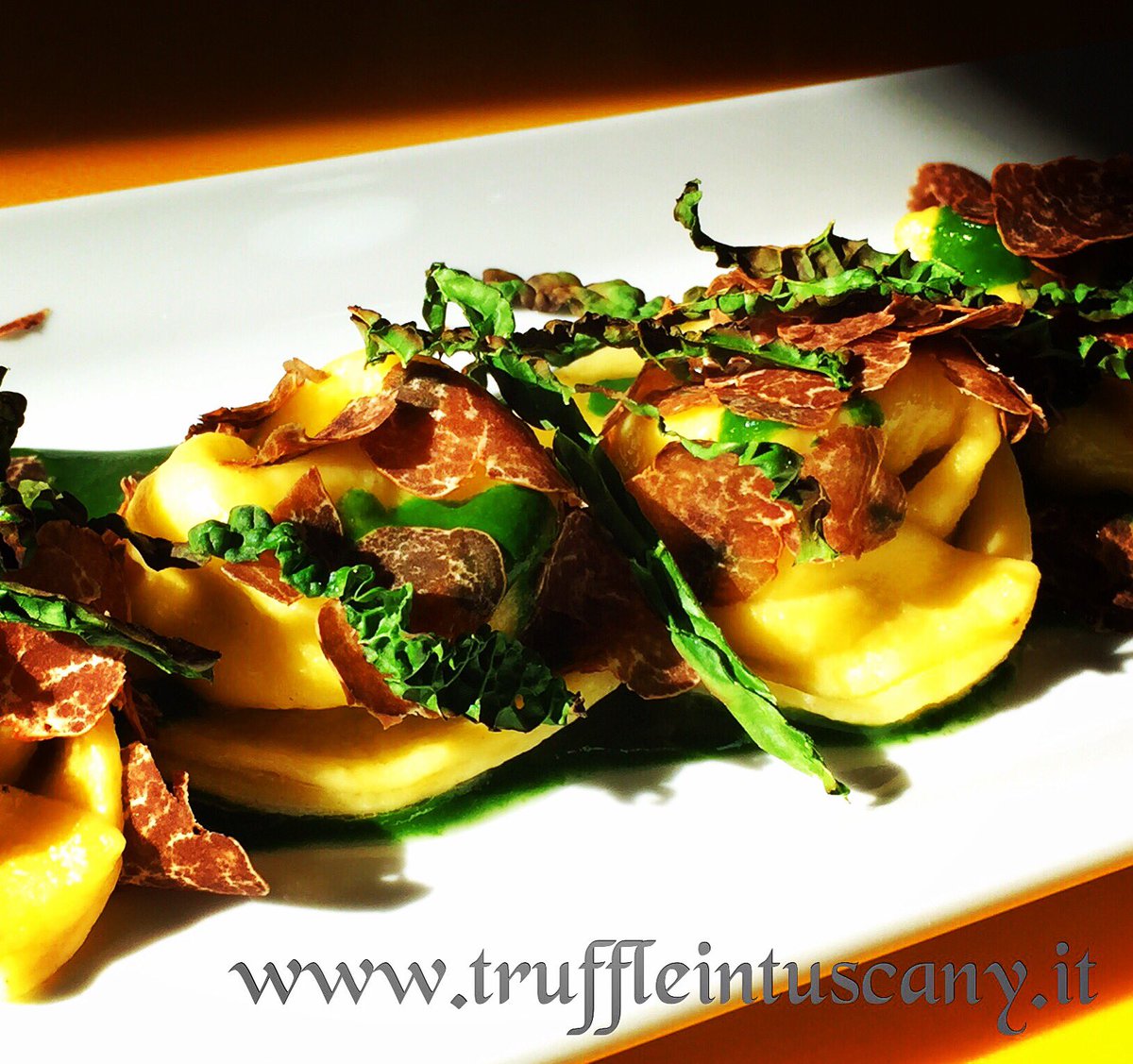 TruffleTuscany's tweet photo. Tortelli with ricotta cheese in cabbage cream and Marzuolo Truffle: Enjoy your troufflicius life!
#trufflicious #life #lifestyle https://t.co/nmJodotop6