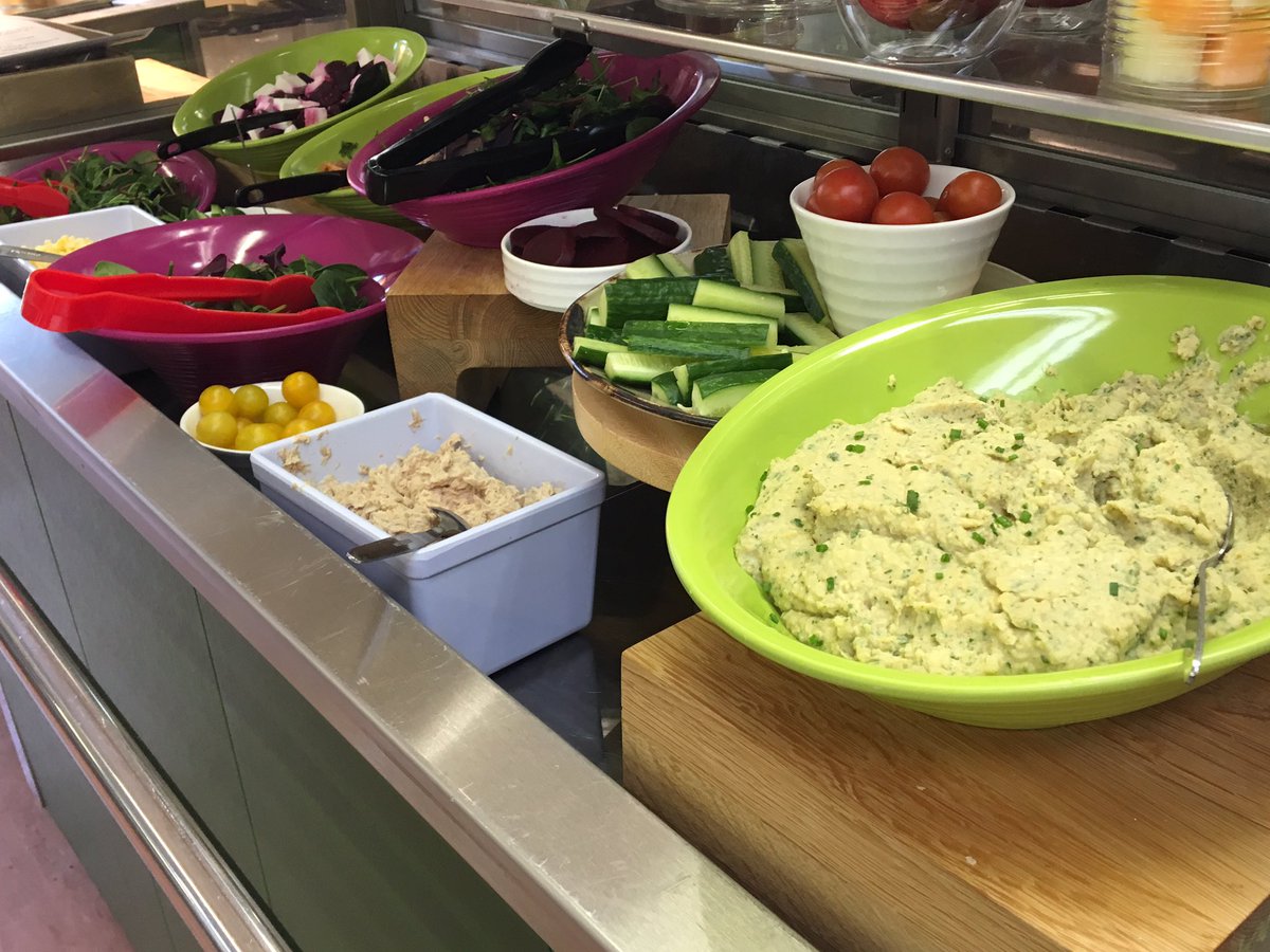 Craig_HH_'s tweet photo. Some images of our salad counter.
@North_Cestrian @clarehutch1978 @Deeloubie @_1steffan @markbennett2269 @chefbenji64 https://t.co/00IsWr4oYi